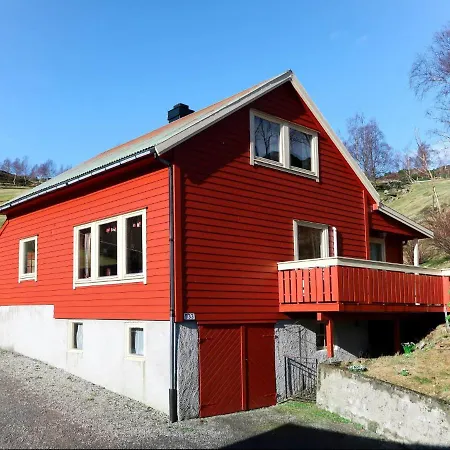 펜션 Holiday Karhuset Kvammen